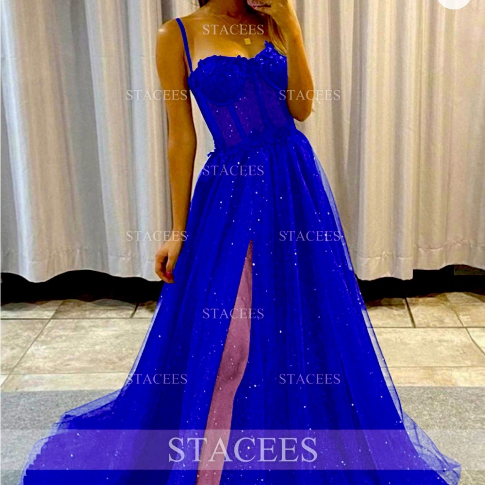 Brand new, A-line Sweetheart Spaghetti Straps Sweep Train Tulle Glitter